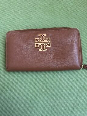 Tory Burch Chestnut Brown Pebbled Leather Zip-Around Wallet with Gold Logo